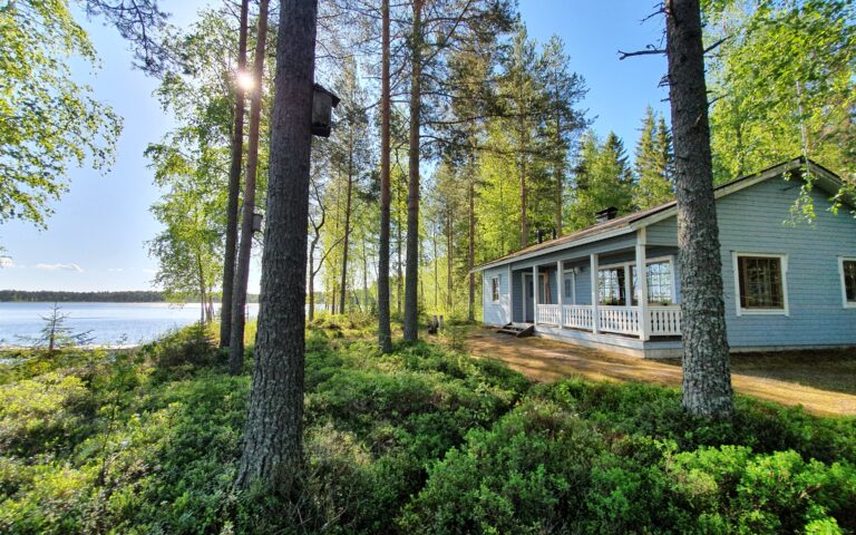 Lomamokkila – Lakeside Cottage 7 Kallioniemi
