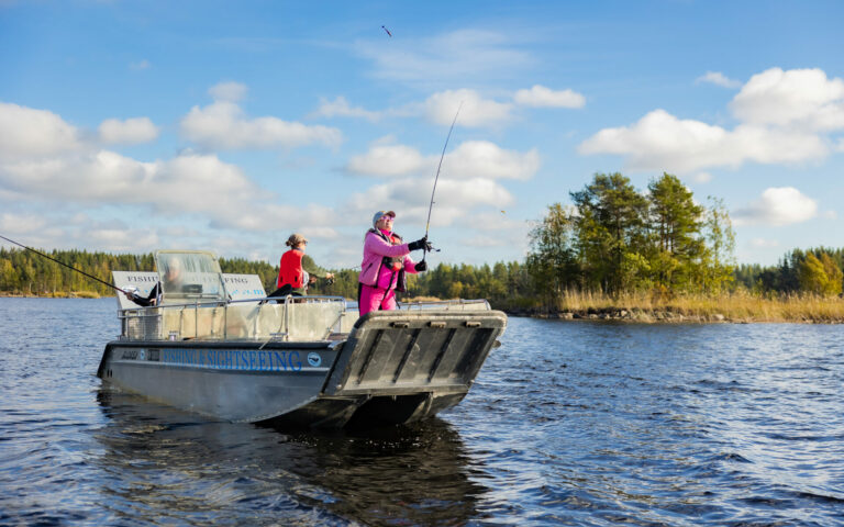 Heittokalastusretket Linnansaaren kansallispuistoon – kalatakuu!