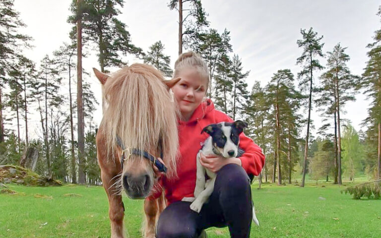 Tutustu lammastilan eläimiin Riinan kanssa