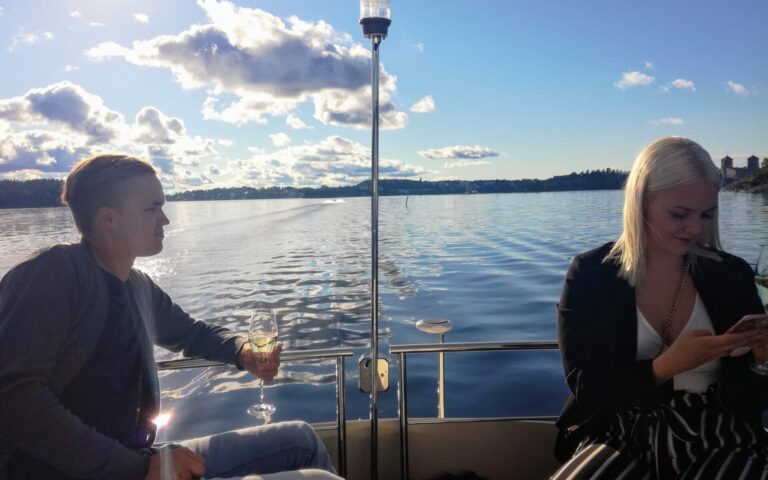 Boat cruises