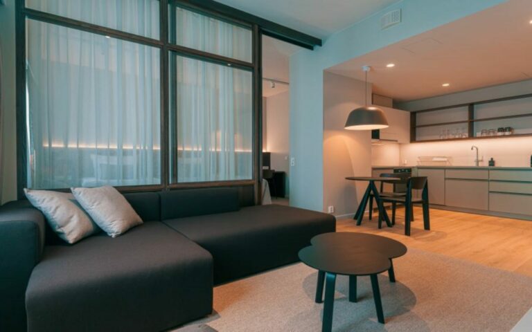 Pikkujouluyö huoneistoissamme alk. 93 € | Original Sokos Hotel Seurahuone