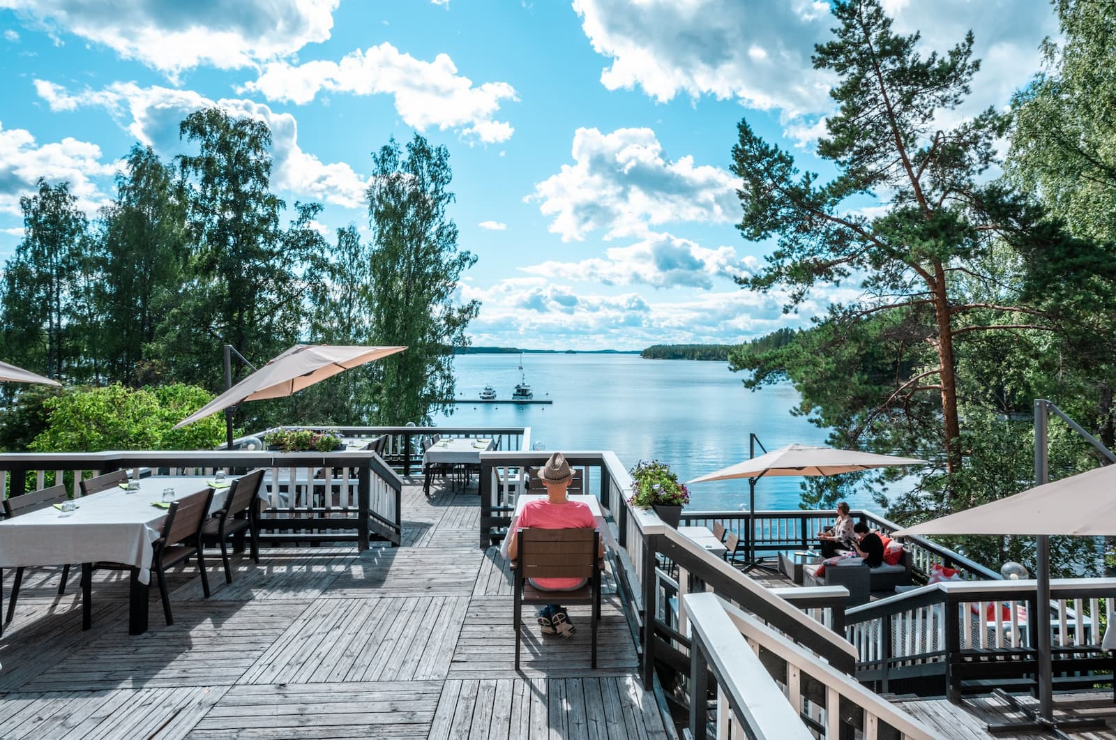 Sahanlahti_terassi2021__kuva_Pihla_Liukkonen_kontrastia-4 (1)