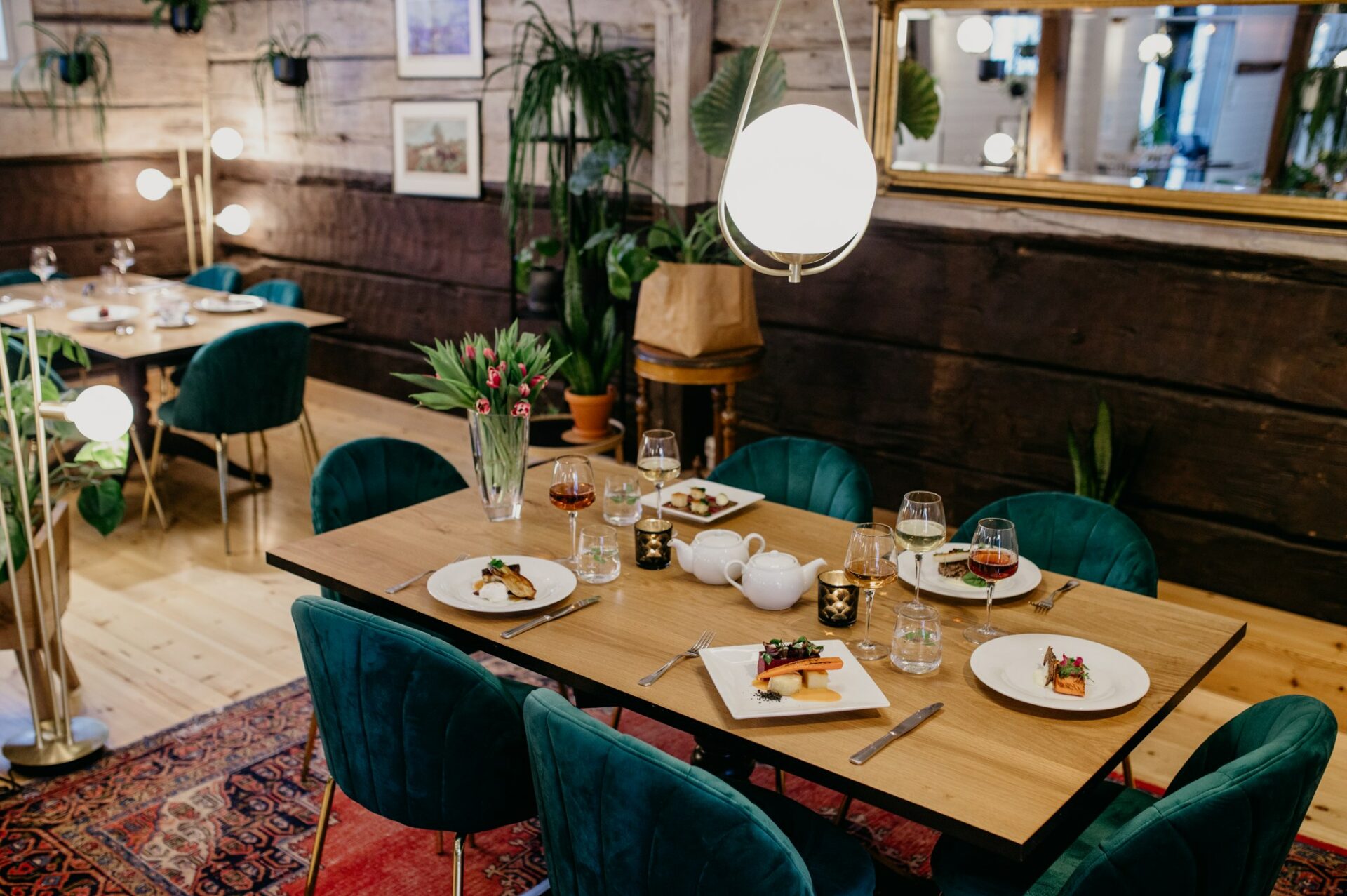 TeaHouse of Wehmais serving