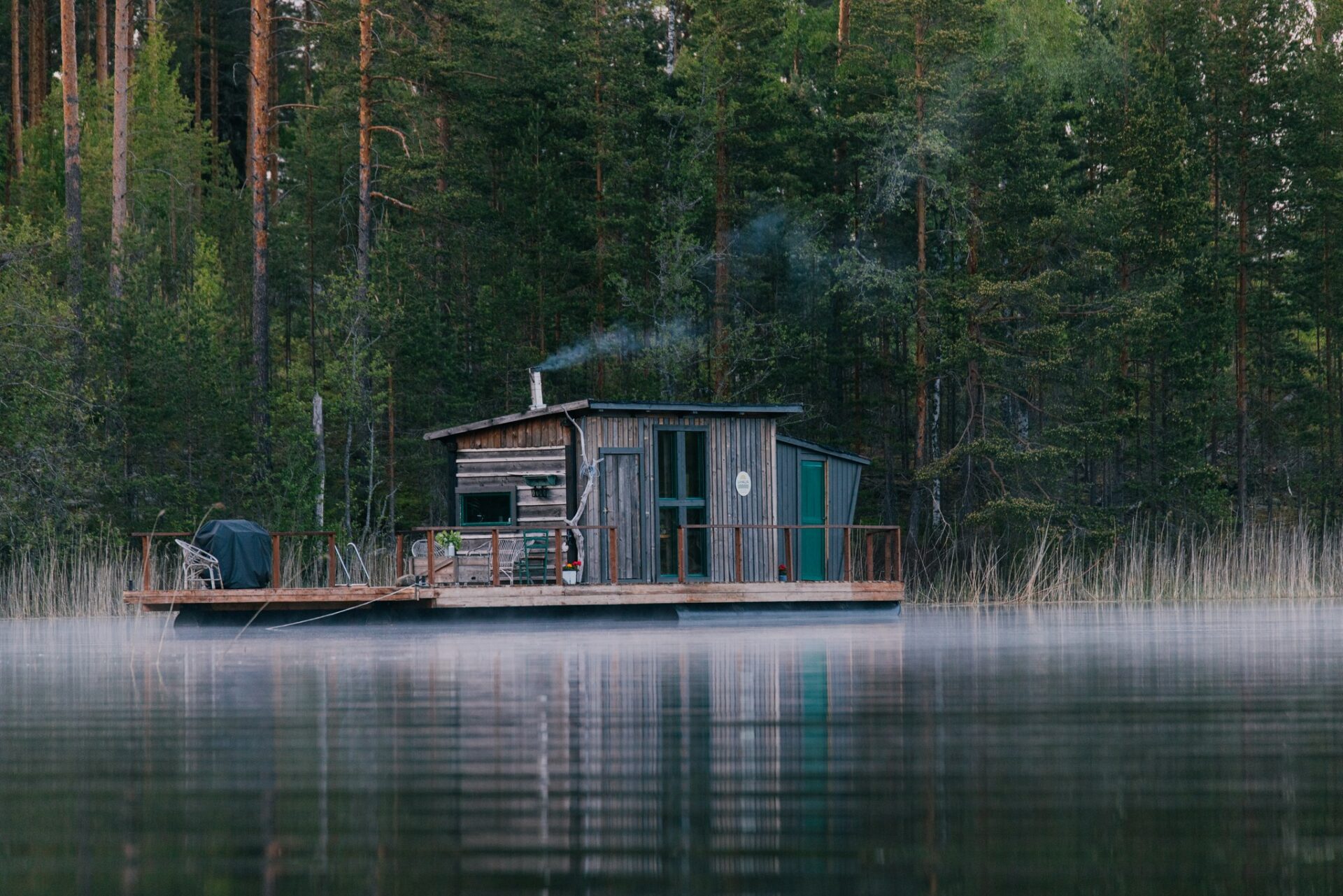 Uhkua floating raft in the morning