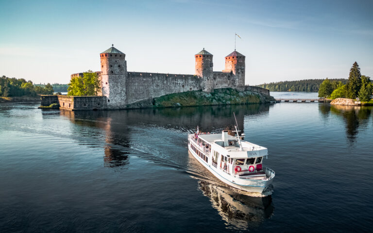 Sightseeing cruise around Savonlinna