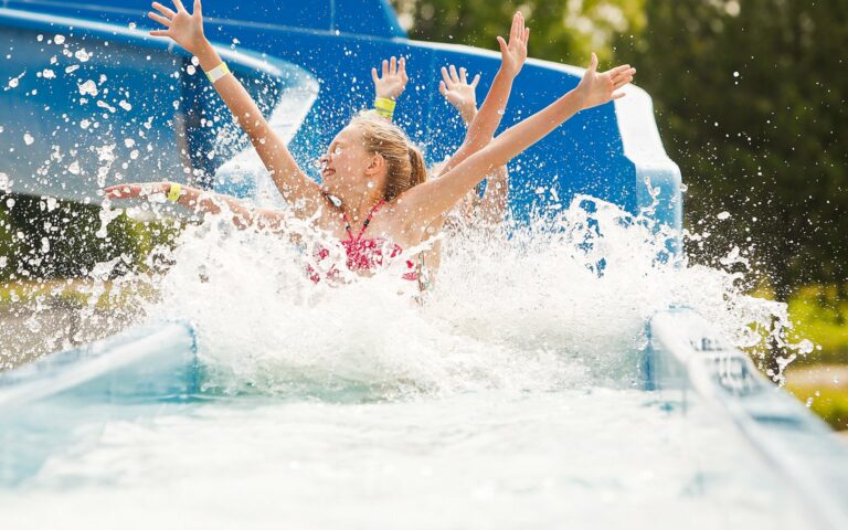 KESÄTARJOUS 2026: paketti Kesämaa + seikkailupuisto