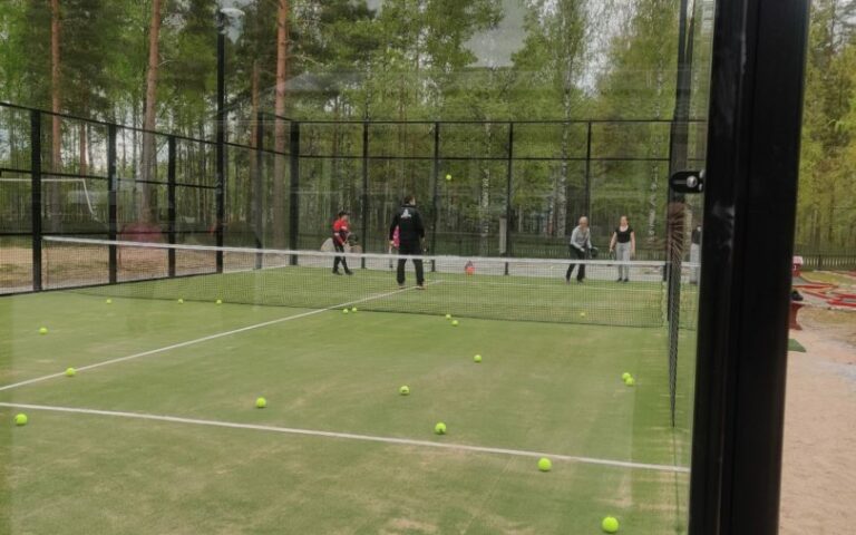 Padelia ja mökkimajoitusta Puruveden rannalla Saimaalla